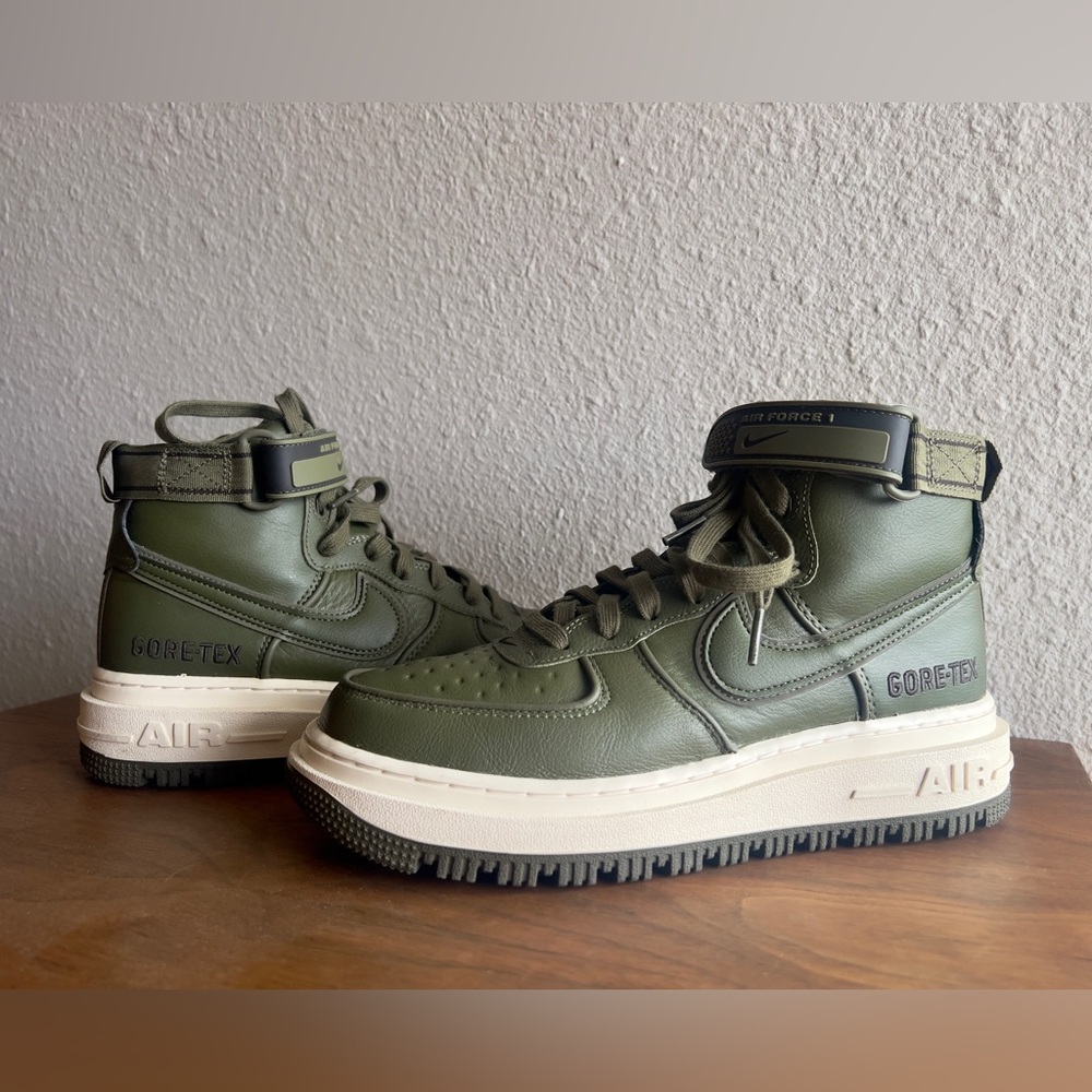 Nike Air Force 1 GTX High Tops Warm & Waterproof - Mens 7.5 / Womens 9